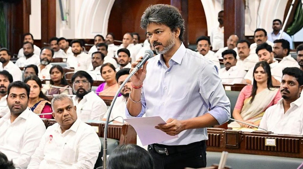 ஆண்டுக்கு 3 சிலிண்டர்கள் இலவசம்; பரந்தூர் விமான நிலைய திட்டம் கைவிடல்: பேரவையில் முதல்வர் விஜய் அறிவிப்பு