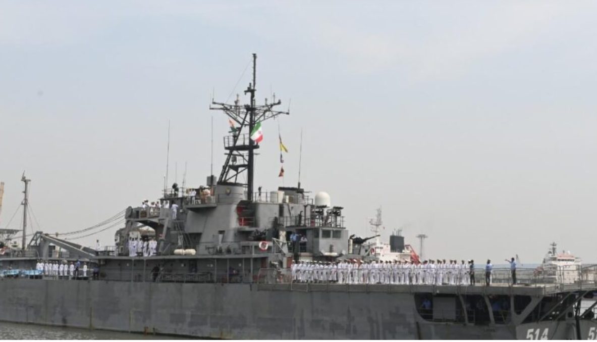 ഇറാനെ ശ്വാസംമുട്ടിച്ച് യുഎസ് നാവിക ഉപരോധം; പത്ത് കപ്പലുകൾ തിരിച്ചയച്ചു, ‘മറികടക്കാൻ ഇറാനിയൻ കപ്പലിന്റെ ശ്രമം