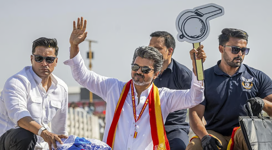 “அளவில்லாமல் ஏமாற்றும் திமுகவை மக்கள் வீட்டுக்கு அனுப்புவது உறுதி” - விஜய்