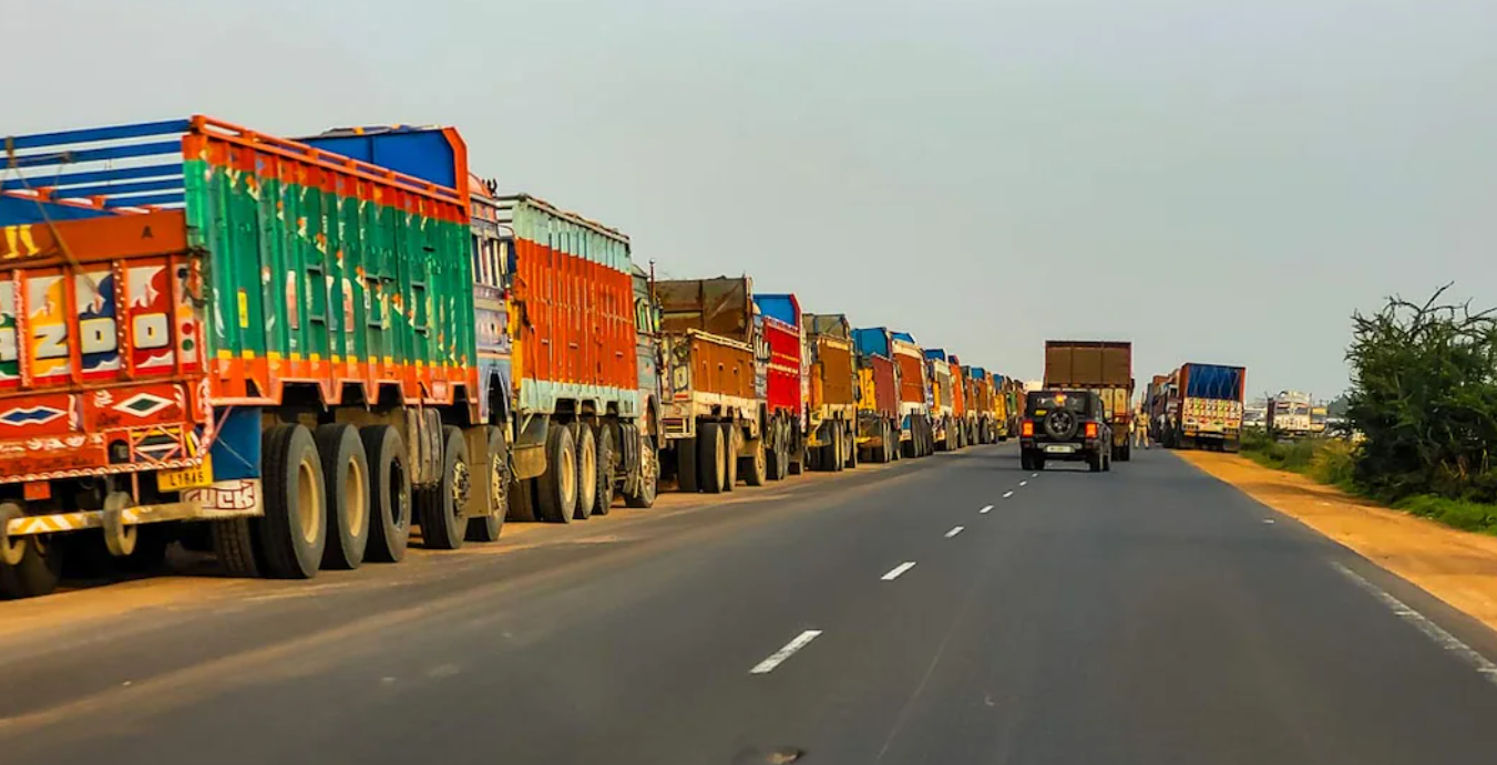 ദേശീയപാതകളിൽ പാർക്കിങ്ങിന് നിരോധനം; അനധികൃത കൈയേറ്റങ്ങൾ 60 ദിവസത്തിനകം നീക്കണം, ഉത്തരവുമായി സുപ്രീം കോടതി