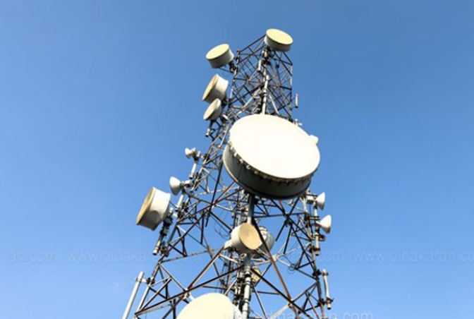 எரிபொருள் நெருக்கடியால் வங்கதேசத்தில் மொபைல் சேவை முற்றிலும் முடங்கும் அபாயம்.!!