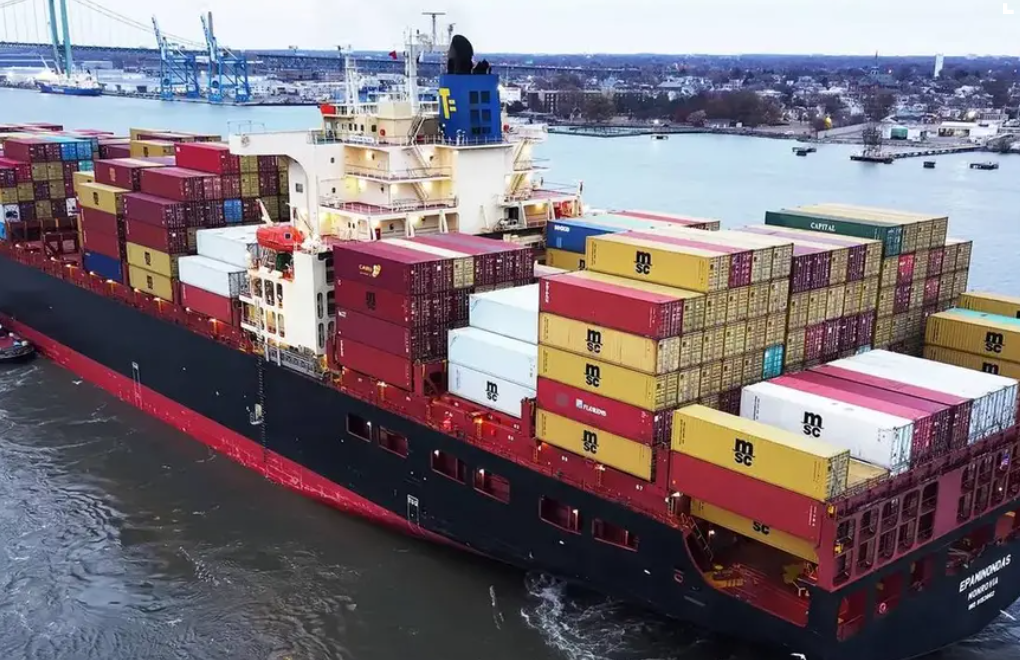 ഹോർമുസ് കടക്കാൻ ശ്രമിച്ച രണ്ട് കപ്പലുകൾ പിടിച്ചെടുത്തതായി ഇറാൻ; ഒന്ന് ഇന്ത്യയിലേക്കുള്ള കപ്പൽ