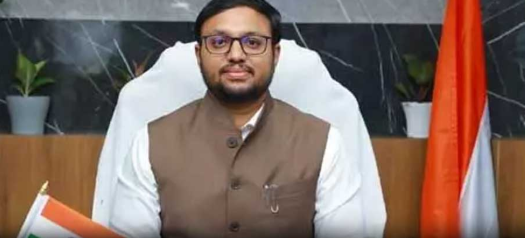 డాక్టర్లు అందుబాటులో లేకుంటే చర్యలు తప్పవు : సూర్యాపేట కలెక్టర్ తేజస్ నంద్ లాల్ పవార్