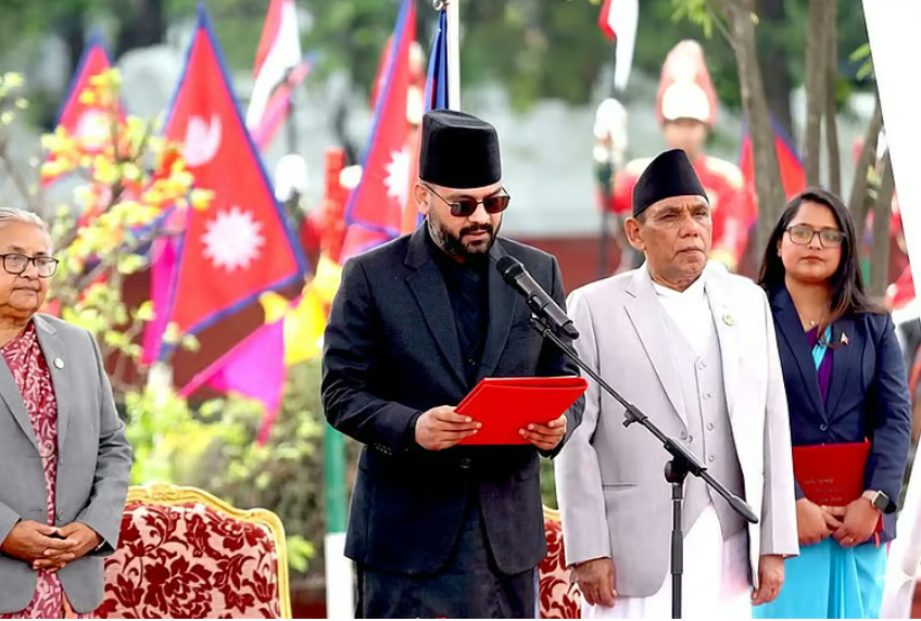 நேபாள அரசியல் மாற்றம்: `அமைச்சர்களின் வெளியேற்றமும் மக்களின் கொந்தளிப்பும்!' - Gen Z அரசியல்| அலசல்