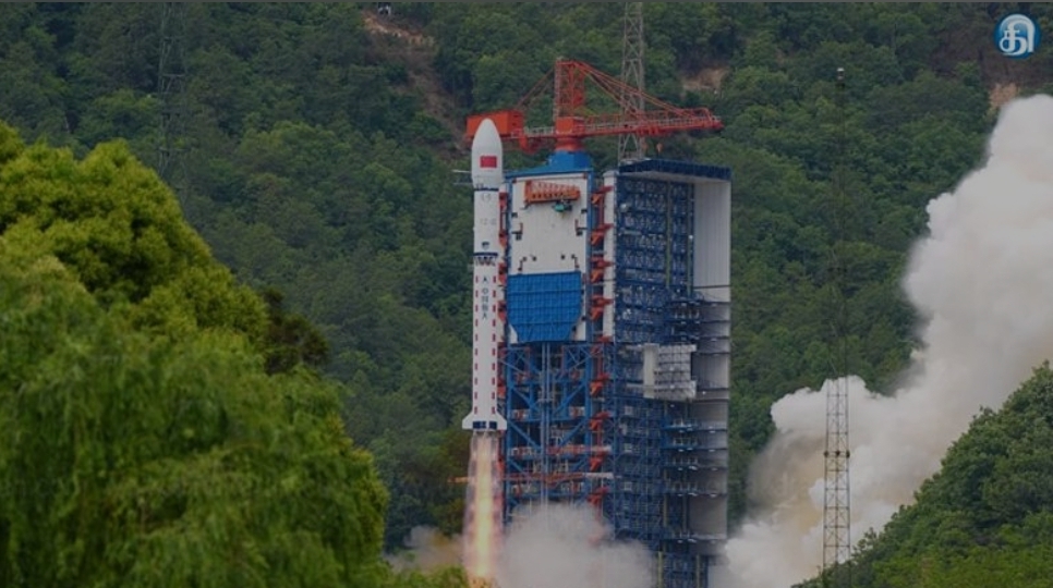 இணைய சேவையை அடுத்த கட்டத்திற்கு கொண்டு செல்ல புதிய செயற்கைகோளை விண்ணில் செலுத்திய சீனா.! 