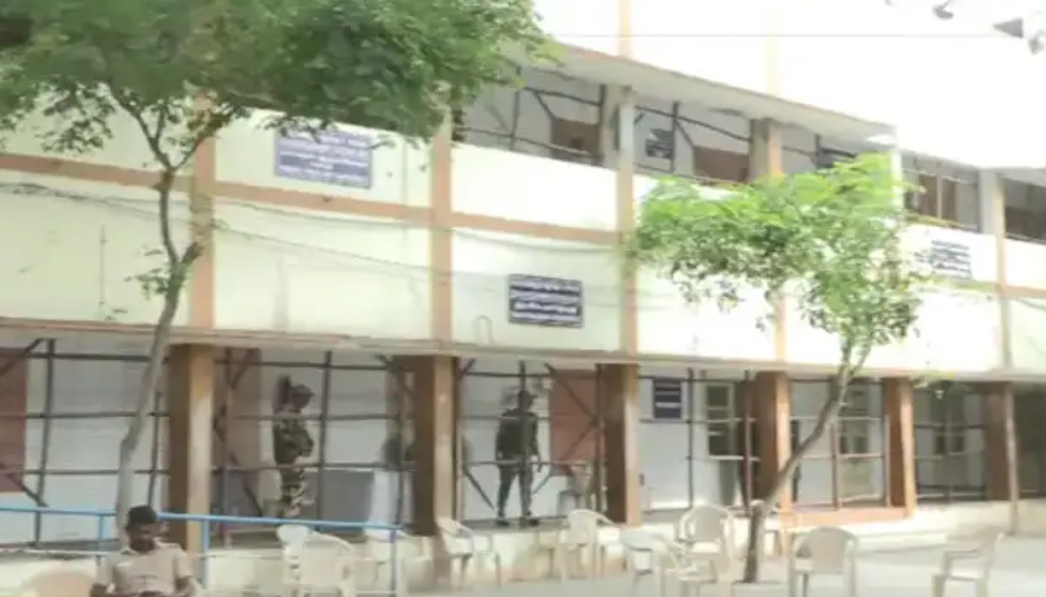 வாக்கு எண்ணும் மையங்களில் தேர்தல் அதிகாரிகள் தினமும் இருமுறை ஆய்வு நடத்த தேர்தல் ஆணையம் உத்தரவு