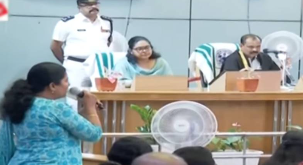 കൗൺസിൽ യോഗത്തിൽ പാർലമെന്റ് തള്ളിയ വനിതാ ബില്ലിൽ പ്രമേയം അവതരിപ്പിച്ച് ഡെപ്യൂട്ടി മേയർ ആശാനാഥ്‌ ജി എസ്; പ്രതിഷേധം