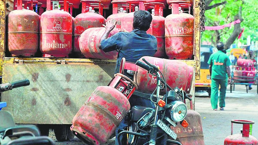 காஸ் சிலிண்டர் விநியோக காத்திருப்பு காலம் குறைப்பு: எண்ணெய் நிறுவனங்களின் ஒருங்கிணைப்பாளர் தகவல்