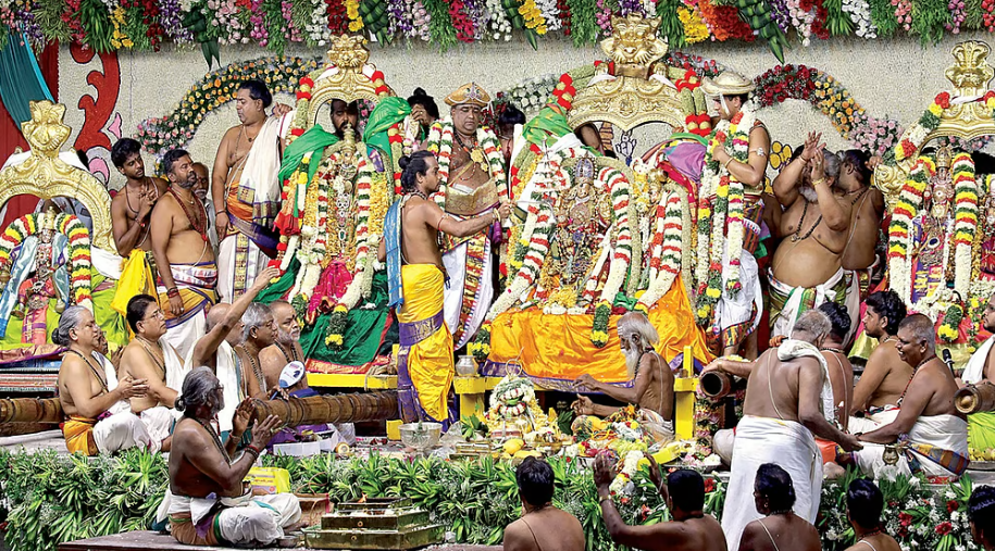 மதுரையில் மீனாட்சி-சுந்தரேசுவரர் திருக்கல்யாணம்: இன்று காலையில் தேரோட்டம் நடைபெறுகிறது