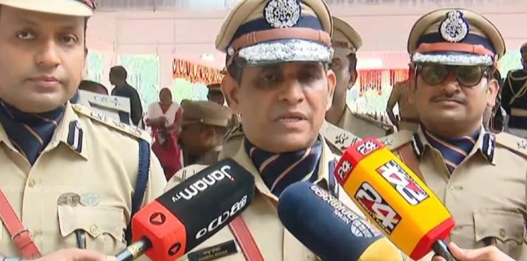 ‘വോട്ടെണ്ണലിന് എല്ലാം സജ്ജം: പയ്യന്നൂർ ഉൾപ്പെടെ പ്രത്യേക ജാഗ്രതയോടു കൂടി പ്രവർത്തിക്കും’; DGP റവാഡ ചന്ദ്രശേഖർ