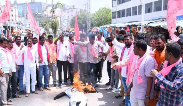Yadagirigutta | యాదగిరిగుట్టలో బీర్ల అయిలయ్య దిష్టిబొమ్మ దహనం