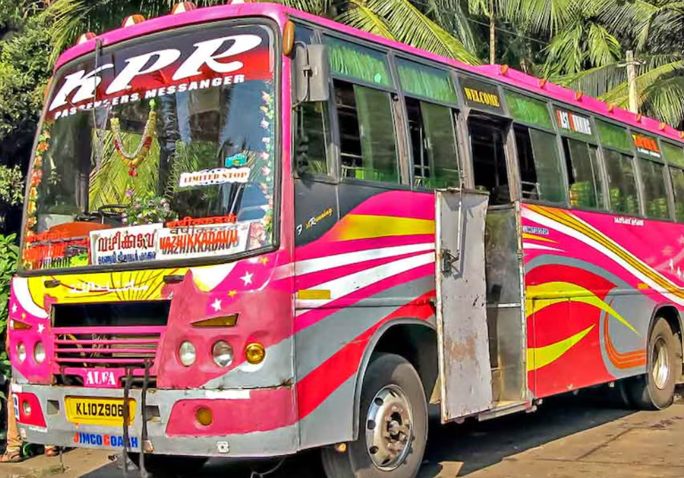 ‘ഒന്നിനെ വളർത്താൻ മറ്റൊന്നിനെ തകർക്കരുത്’; കേരളത്തിൽ ഭരണമാറ്റം; ദീർഘദൂര സ്വകാര്യ ബസുകൾ വീണ്ടും ഓടുമോ?