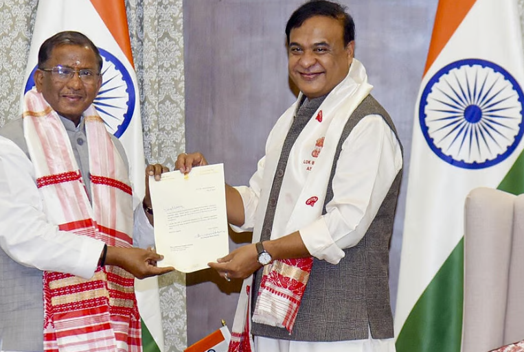 ஹிமந்த பிஸ்வா சர்மா ராஜினாமா: அசாமில் மே 12-ம் தேதி புதிய அரசின் பதவியேற்பு விழா