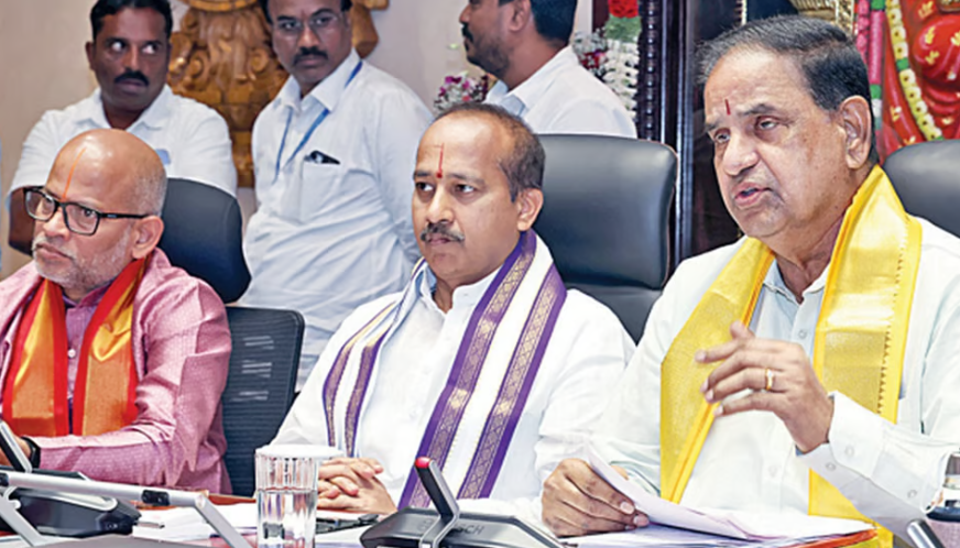 தமிழக கோ-ஆப்டெக்ஸில் இருந்து ஏழுமலையானுக்கு பட்டு வஸ்திரங்கள்: திருப்பதி தேவஸ்தான அறங்காவலர் கூட்டத்தில் முடிவு