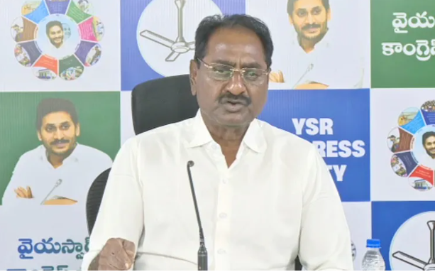 చంద్రబాబు దుర్మార్గ పాలనకు బలం మీడియానే: పొన్నవోలు