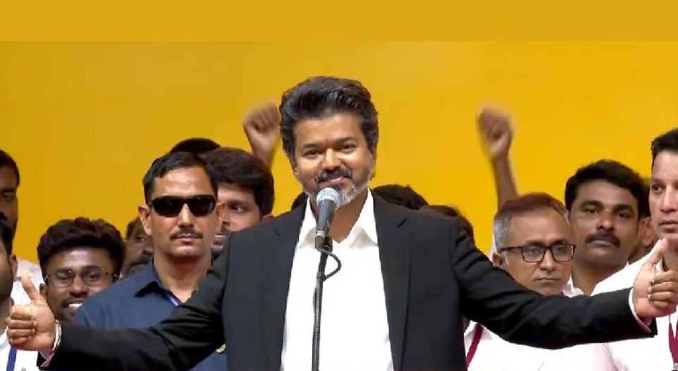 ഇത് നമ്മ സർക്കാർ! എംഎൽഎയായി സത്യപ്രതിജ്ഞ ചെയ്ത് വിജയ്
