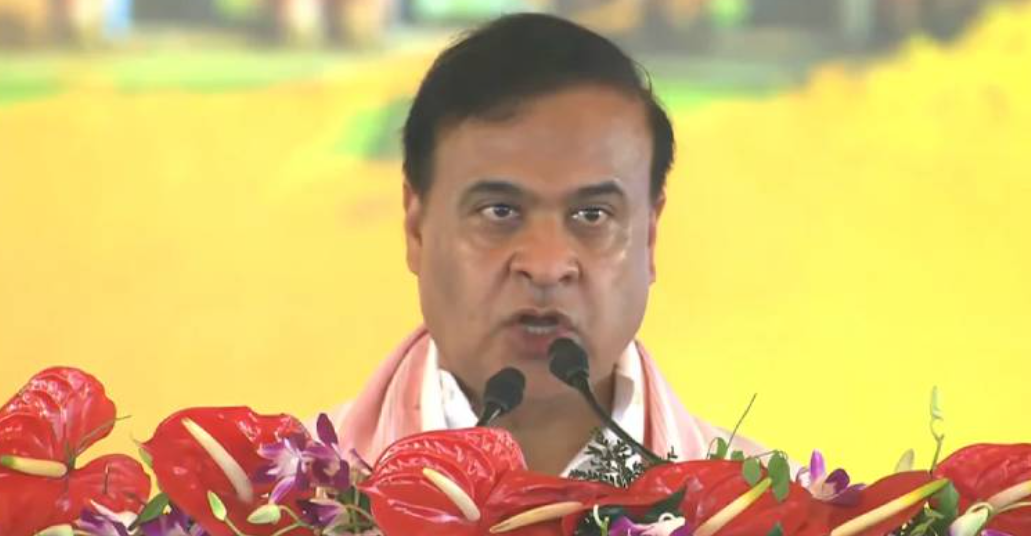അസം മുഖ്യമന്ത്രിയായി സത്യപ്രതിജ്ഞ ചെയ്ത് ഹിമന്ത ബിശ്വ ശർമ; ചടങ്ങിൽ പങ്കെടുത്ത് പ്രധാനമന്ത്രി