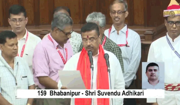 Suvendu Adhikari | ఎమ్మెల్యేగా ప్రమాణం చేసిన బెంగాల్‌ సీఎం సువేందు అధికారి.. Video