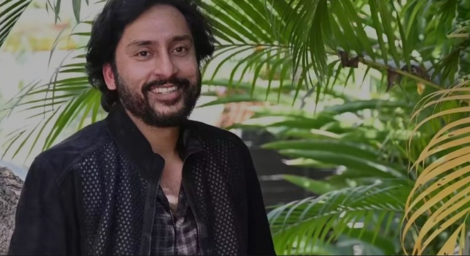 ‘തമിഴ്‌നാട്ടിൽ പല പാർട്ടികളിലെ നിറയെ പേർ സിഎം ആകാൻ ശ്രമിച്ചു, ഇവിടെ ഒരേ പാർട്ടിയിലെ നിറയെ പേർ ട്രൈ ചെയ്യുന്നു’; മുഖ്യമന്ത്രി കസേരയ്ക്കടിയിൽ പാൻ ഇന്ത്യൻ ലെവലിൽ നിന്ന് വരെ കമന്റ്