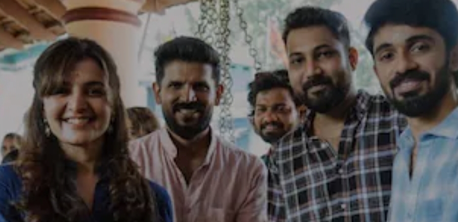 മഞ്ജു വാര്യരും മധു വാര്യരും വീണ്ടും; 'ഹാപ്പി ലൂപ്പ്' ചിത്രീകരണം ആരംഭിച്ചു  