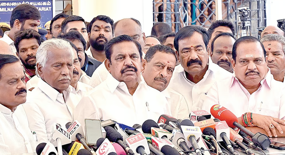 6 அமைச்சர்கள், 10 வாரியத் தலைவர் பதவி தருவதாக அரசு பேரம்: பழனிசாமி பரபரப்பு குற்றச்சாட்டு