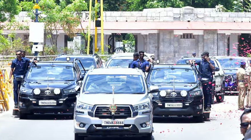 முதல்வர் விஜய் வாகன அணிக்கு தனி வழி! போக்குவரத்துத் துறை ஏற்பாடு