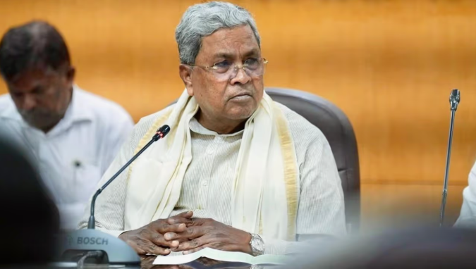ಅಧಿಕಾರಿಗೆ ‘ಸಿದ್ದು ಮೇಷ್ಟ್ರು’ ಎಕರೆ, ಗುಂಟೆ ಪಾಠ; ಪತ್ರಕರ್ತರ ಮೇಲೆ ರಾಯರಡ್ಡಿ ಆಣೆ ಇಟ್ಟಿದ್ದೇಕೆ?