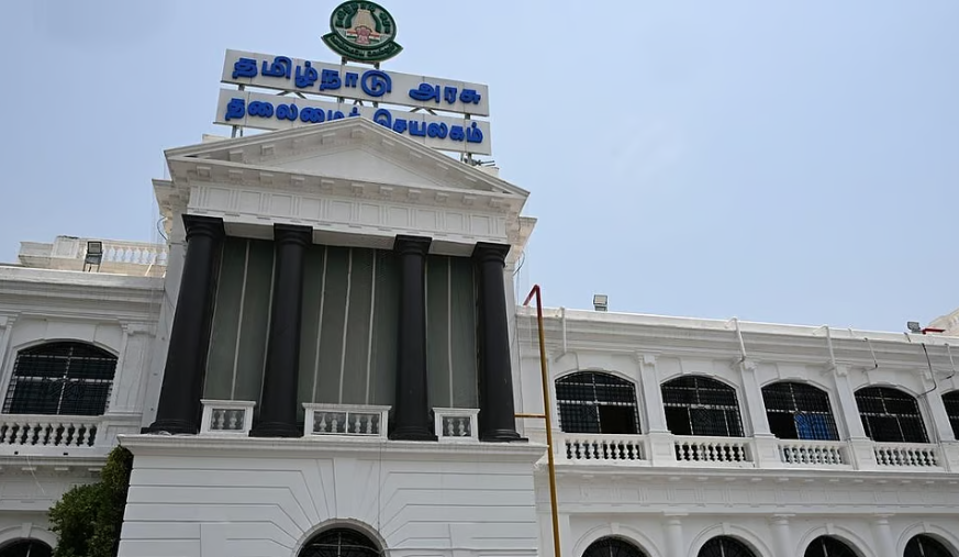 கரூர் சம்பவம் குறித்து விசாரித்த டிஎஸ்பிக்கள், ஆய்வாளர்கள் உள்பட 19 போலீஸார் திடீர் பணியிட மாற்றம்