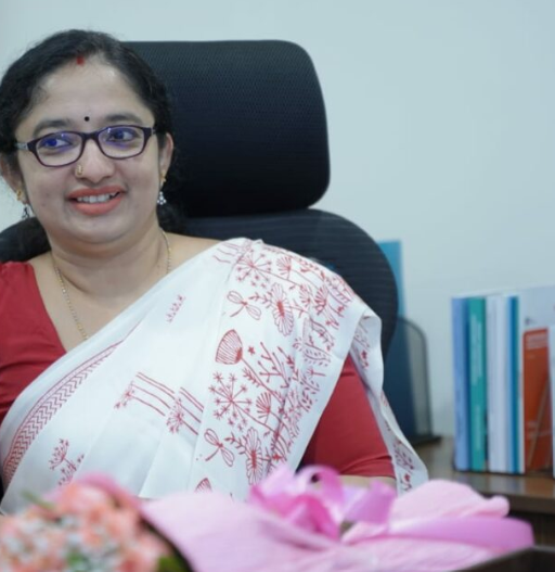 എല്‍ഡിഎഫ് ഭരിച്ചാലും യുഡിഎഫ് ഭരിച്ചാലും ദിവ്യ എസ് അയ്യര്‍ തന്നെ വിഴിഞ്ഞം തുറമുഖം എംഡി