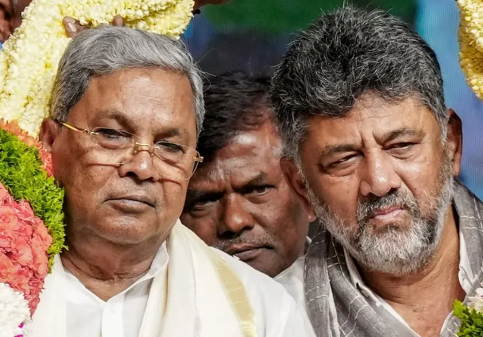 രണ്ടരവർഷത്തെ ധാരണ 3 കൊല്ലമായിട്ടും നടന്നില്ല; സിദ്ധരാമയ്യയെ വിളിപ്പിച്ച് ഹൈക്കമാൻഡ്, ഡികെയും ഡൽഹിയിൽ