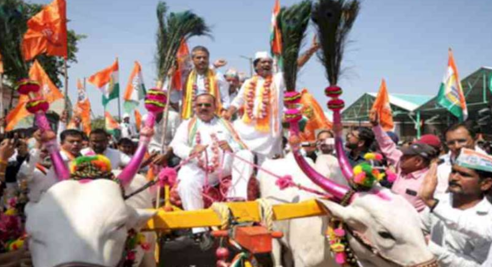 വിലക്കുറവിൽ പ്രതിഷേധം; മുംബൈയിൽ ദേശീയപാത ഉപരോധിച്ച് ഉള്ളിക്കർഷകർ