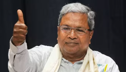 കർണാടകയിൽ മുഖ്യമന്ത്രി സിദ്ധരാമയ്യ രാജിവച്ചു; ഇനി ഡി കെ ശിവകുമാർ നയിക്കും