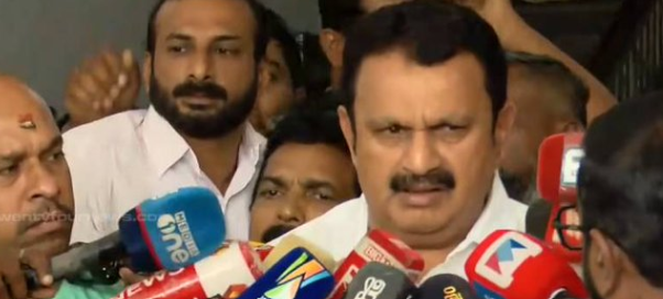 പത്മനാഭസ്വാമി ക്ഷേത്രത്തിലെ മോഷണം: ആഭ്യന്തരമന്ത്രിയുമായി കൂടിയാലോചിച്ച് തീരുമാനമെടുക്കും; കെ മുരളീധരൻ