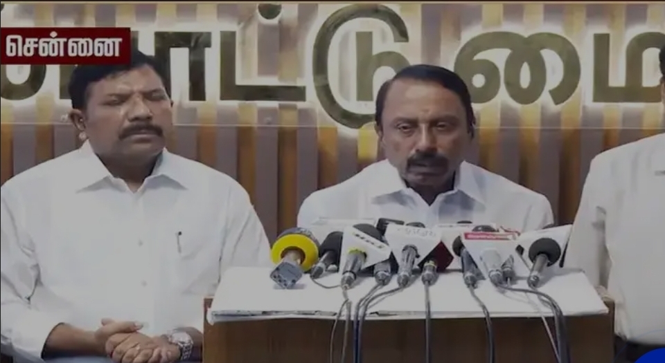 "திட்டமிட்டபடி ஜூன் 4-ம் தேதி பள்ளிகள் திறக்கப்படும்"- செங்கோட்டையன்