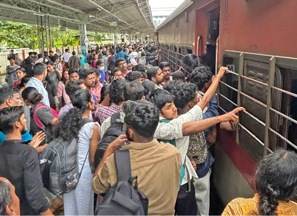തീവണ്ടികളിലെ ടിക്കറ്റില്ലായാത്രയ്ക്ക് പിടിമുറുകും;പരിശോധകർക്ക് കർശന നിർദേശം