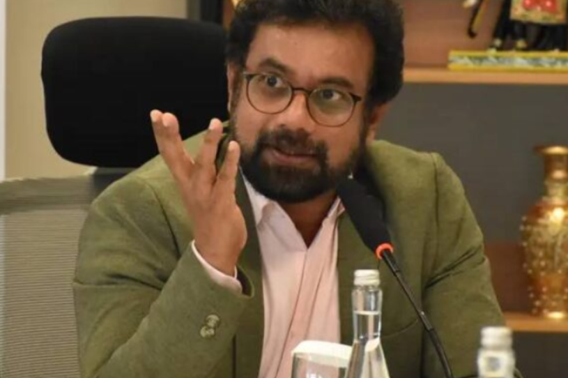 ‘വി ഡി സതീശന്റെ മംഗലാപുരം യാത്ര’; മൗനം വെടിയേണ്ടി വരുമെന്ന് ഡോ. ജോൺ ബ്രിട്ടാസ് എം പി