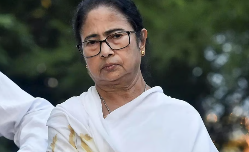 மம்தா பானர்ஜி வீட்டில் சிஐடி அதிகாரிகள் விசாரணை