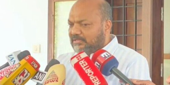 രാജി തുടരുന്നു: ആദ്യം ബെന്നി, പിന്നാലെ പ്രദീപ്; നാണം കെട്ട് യുഡിഎഫ് സർക്കാർ