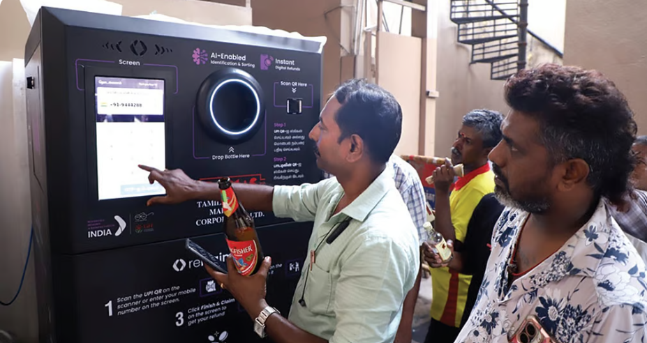 തമിഴ് നാട്ടിൽ ഒഴിഞ്ഞ മദ്യക്കുപ്പി കൊടുത്ത് മെഷിനിൽ സ്കാൻ ചെയ്താൽ 10 രൂപ അക്കൗണ്ടിലെത്തും