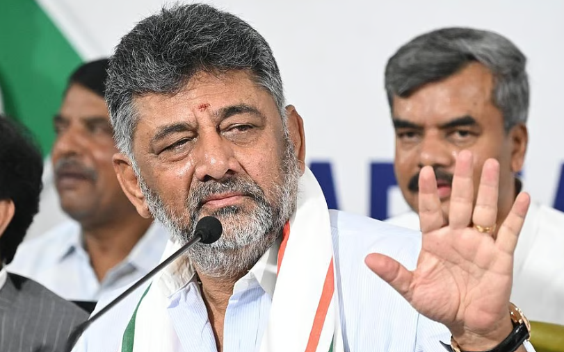 பதவிக்கு மல்லுக்கட்டும் முஸ்லிம் தலைவர்கள்: கர்நாடக முதல்வர் டி.கே.சிவகுமாருக்கு நெருக்கடி
