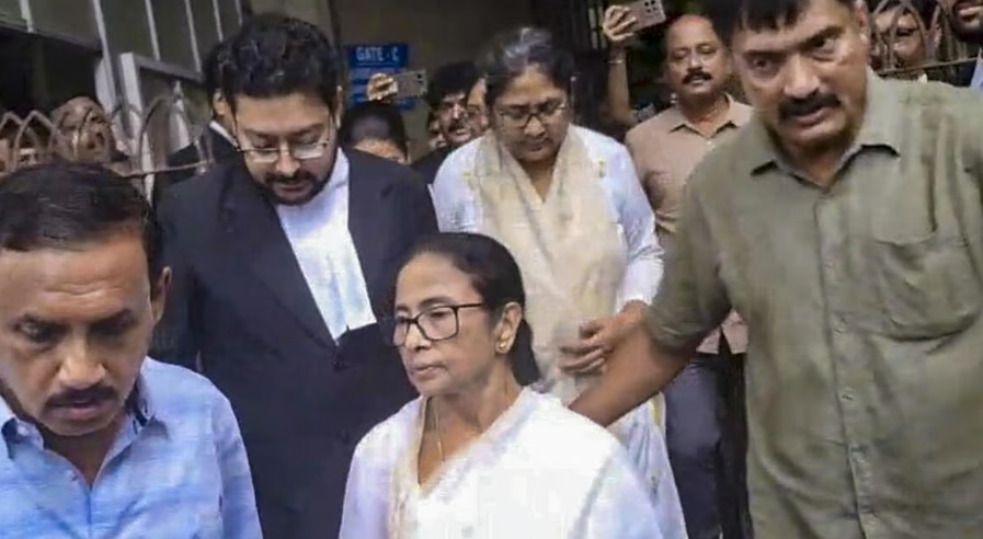 பவானிபூர் தேர்தல் தோல்வியை எதிர்த்து கொல்கத்தா உயர் நீதிமன்றத்தில் மம்தா பானர்ஜி வழக்கு