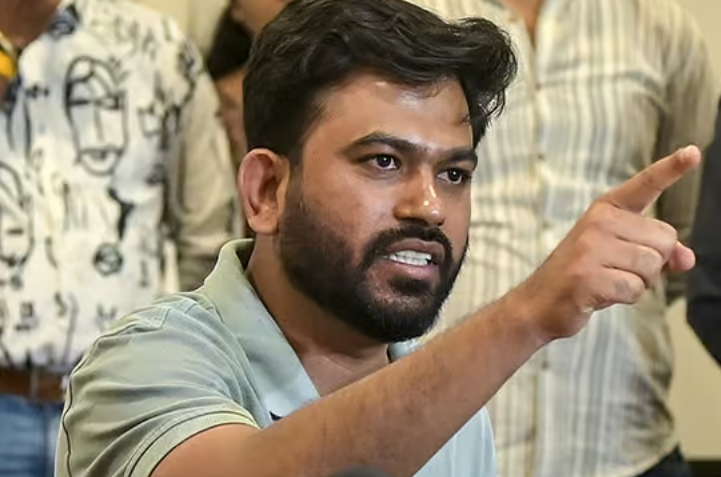 தேர்தலில் போட்டியிட வேண்டிய அவசியமில்லை : கரப்பான்பூச்சி ஜனதா கட்சி