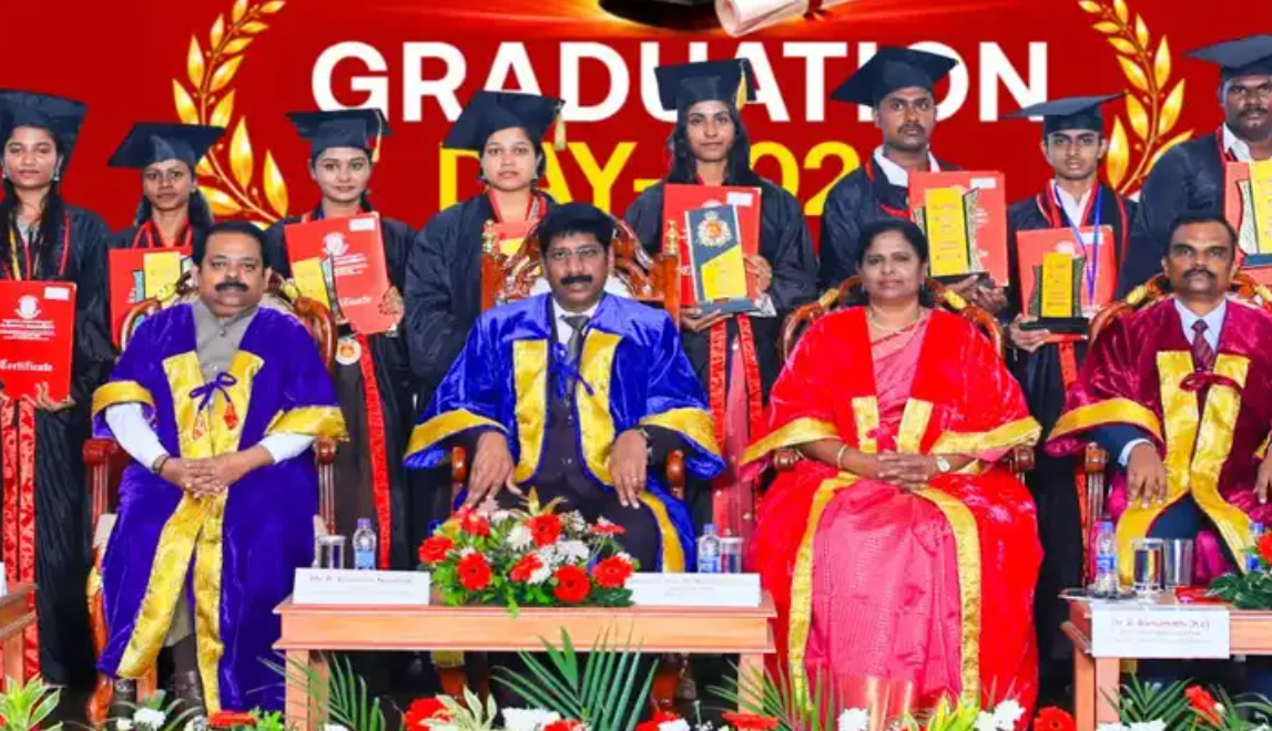 சென்னைஸ் அமிர்தாவில் பிரமாண்ட பட்டமளிப்பு விழா- 800 மாணவர்கள் பட்டங்கள் வாங்கி மகிழ்ச்சி