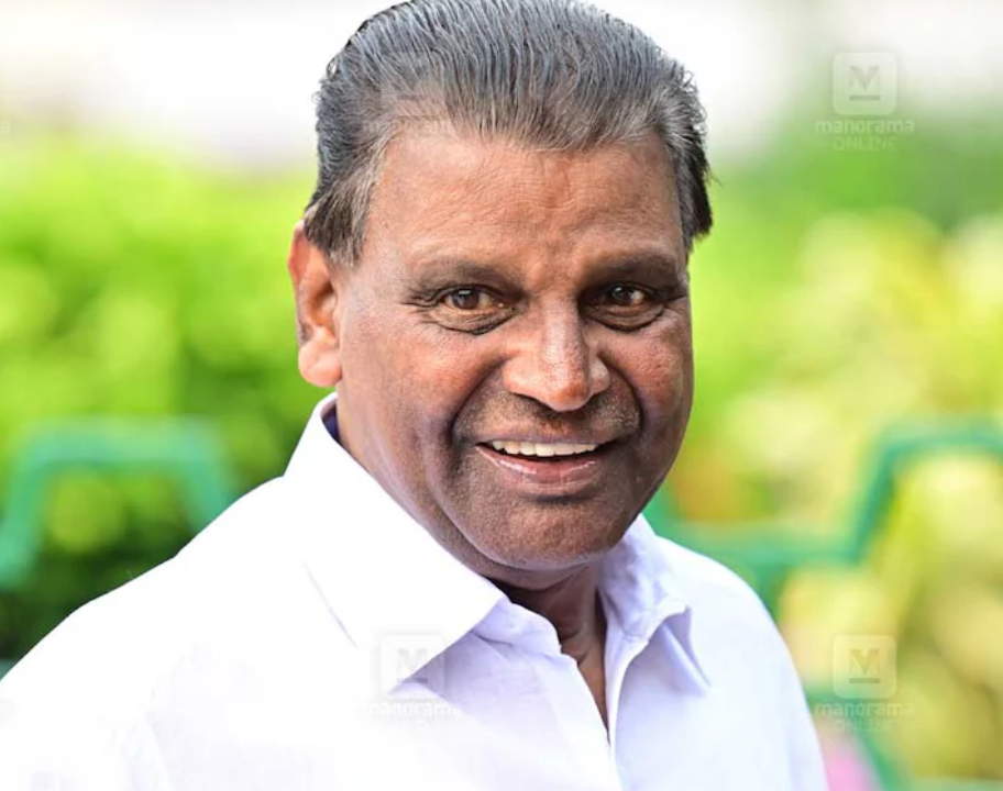 ‘ഒരു കാരണവശാലും അവധി കൊടുക്കില്ല’; മുഖ്യമന്ത്രി ഇരുന്ന് പറഞ്ഞത് ‘ഓഫ് ദ് റെക്കോർഡ്’