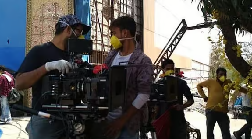 இயக்குநர் பாக்யராஜ் மறைவு: நாளை அனைத்து படப்பிடிப்புகளும் ரத்து