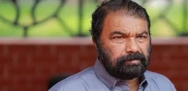 'മോദി ചിത്രം വെക്കാനും പിഎം ശ്രീ നടപ്പാക്കാനും 'ഹലാൽ' സർട്ടിഫിക്കറ്റ് നൽകാനാണോ ലീഗിന്റെ പുറപ്പാട്'