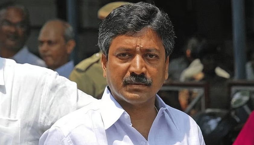 சி.வி.சண்முகத்துக்கு உடனடியாக ஆயுதம் ஏந்திய பாதுகாப்பு: டிஜிபிக்கு உயர் நீதிமன்றம் உத்தரவு