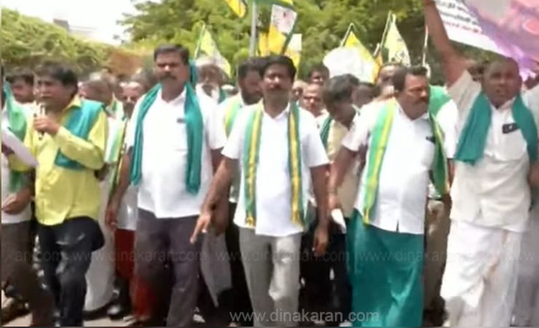பயிர்க்கடனை முழுமையாக தள்ளுபடி செய்ய வலியுறுத்தி சென்னையில் விவசாயிகள் பேரணி