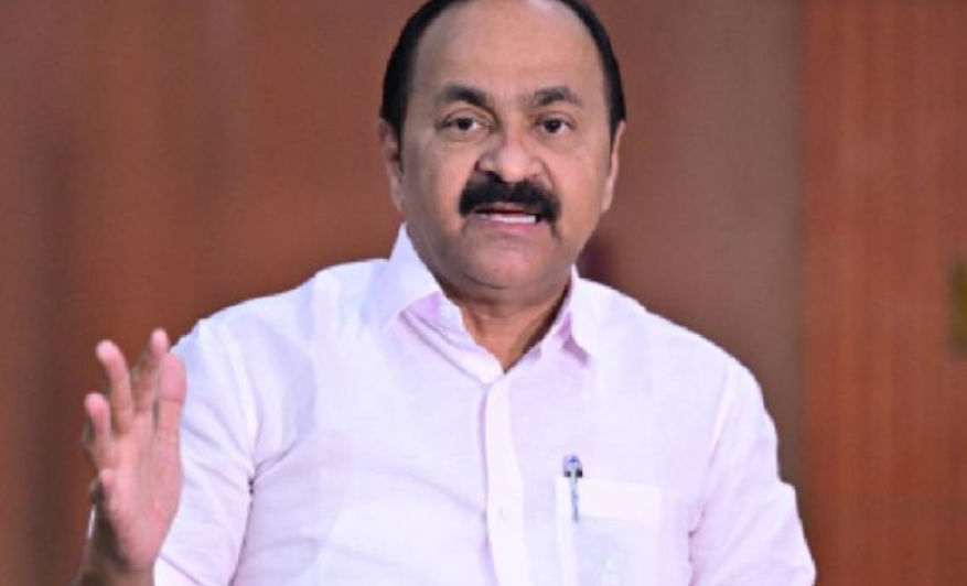 കൂട്ടിയിട്ടിരുന്ന മണ്ണ് നീക്കം ചെയ്യണമെന്ന് പറഞ്ഞിരുന്നു, നിർദ്ദേശങ്ങൾ കരാറുകാർ അപ്പാടെ അവഗണിച്ചു; മുഖ്യമന്ത്രി വി ഡി സതീശൻ