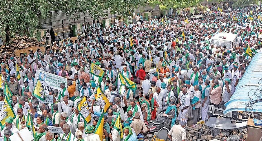 கூட்டுறவு பயிர் கடன்களை தள்ளுபடி